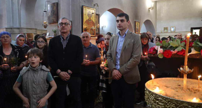 ოზურგეთში საზეიმო ლიტურგიას გურიის გუბერნატორი დაესწრო