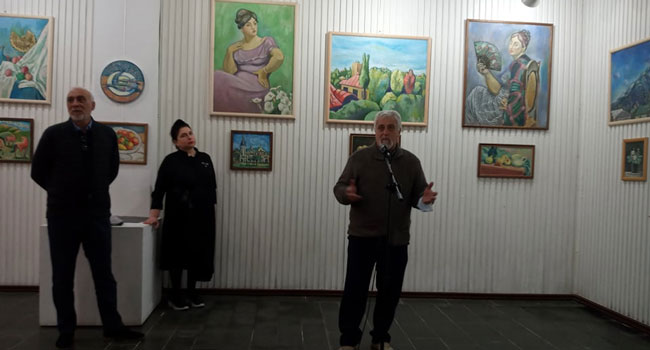 „თვითნასწავლი ზოგჯერ სხვის  ნასწავლს სჯობს“: ოზურგეთის სახვითი ხელოვნების ცენტრში სეზონი გაიხსნა