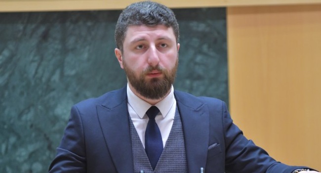 „საჯარო სამსახურის შესახებ” კანონში ცვლილება მესამე მოსმენით მიიღეს