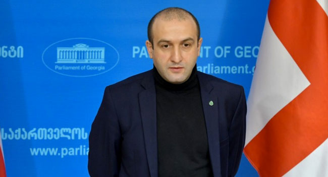 იაგო ხვიჩია – სვეტი ოპოზიციონერები მარტო ჩვენ ვართ, დანარჩენები არიან „ქოცები“ და „ნაცები“