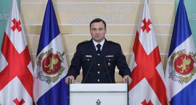 რა ამოიღო პოლიციამ ბლოგერ უჩა აბაშიძის და მისი მეუღლის ბინებიდან