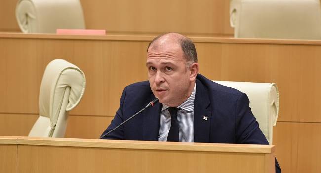 კომიტეტმა ლევან მგალობლიშვილისთვის  პარლამენტის წევრის უფლებამოსილების ვადამდე შეწყვეტის თაობაზე იმსჯელა