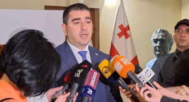 “ან თქვას რომ ჭორაობდა ან წარმოადგინოს მტკიცებულებები”- პაპუაშვილი