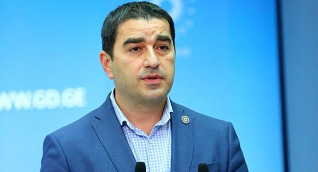 შალვა პაპუაშვილმა „ოჯახური ღირებულებებისა და არასრულწლოვანის დაცვის“ კანონს ხელი მოაწერა