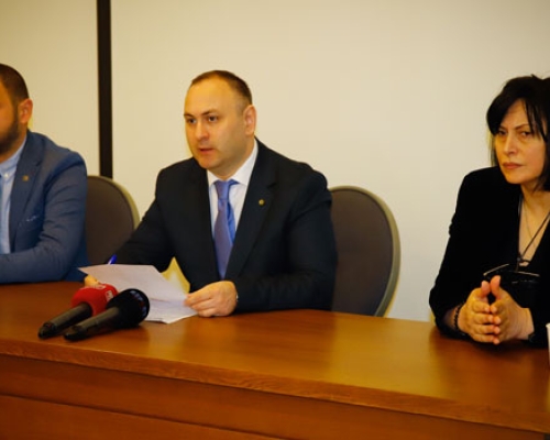 „ახალგაზრდა ადვოკატები“ ბიზნესმენ არსენ კუტალაძის თვითმკვლელობამდე მიყვანის საქმის შესწავლას იწყებს