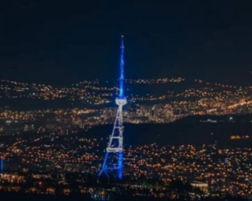 თბილისის ანძა ისრაელის დროშის ფერებში განათდა