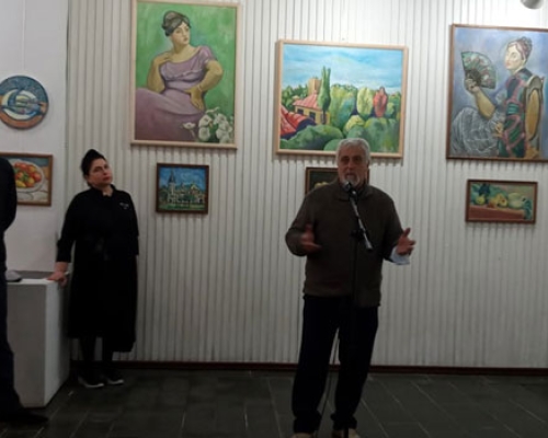 „თვითნასწავლი ზოგჯერ სხვის  ნასწავლს სჯობს“: ოზურგეთის სახვითი ხელოვნების ცენტრში სეზონი გაიხსნა