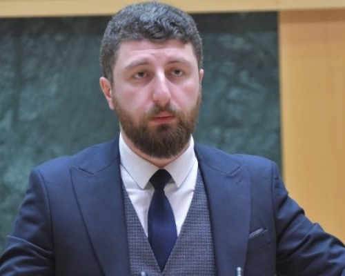 „საჯარო სამსახურის შესახებ” კანონში ცვლილება მესამე მოსმენით მიიღეს