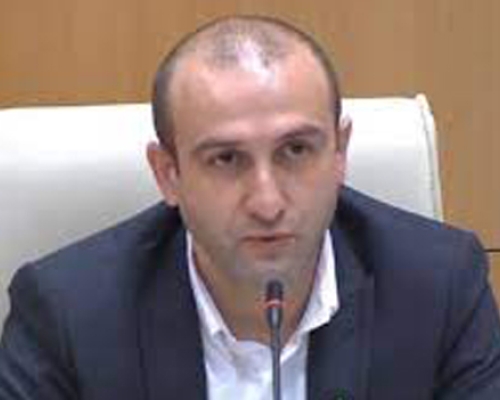 იაგო ხვიჩია უმრავლესობის წევრებს „ქართული ოცნების“ დატოვებისკენ მოუწოდებს