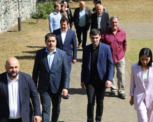 „ექვთიმეს სოფელს შეეშვით!“_ ლიხაურელთა პროტესტი ცემენტის საწარმოს აშენების წინააღმდეგ