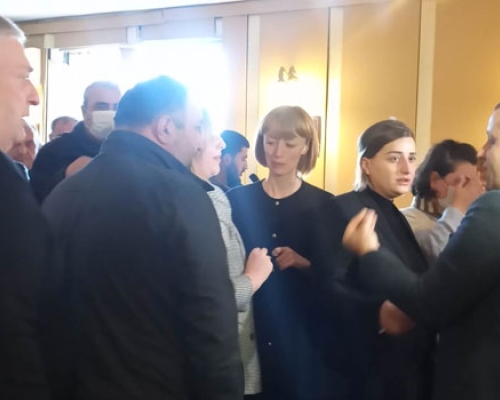 ნაციონალურმა მოძრაობამ საკრებულოს სხდომა დატოვა