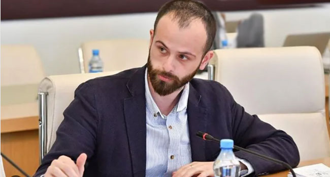 ვახუშტი მენაბდე: “სანამ დავა საკონსტიტუციოშია, მანამდე პარლამენტი ვერ შეიკრიბება”